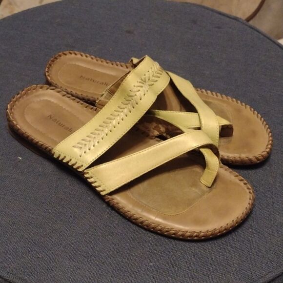 WOMENS spring green Naturalizer SLIP ON SANDALS Leather 7 1/2 Woven Design - Picture 3 of 7